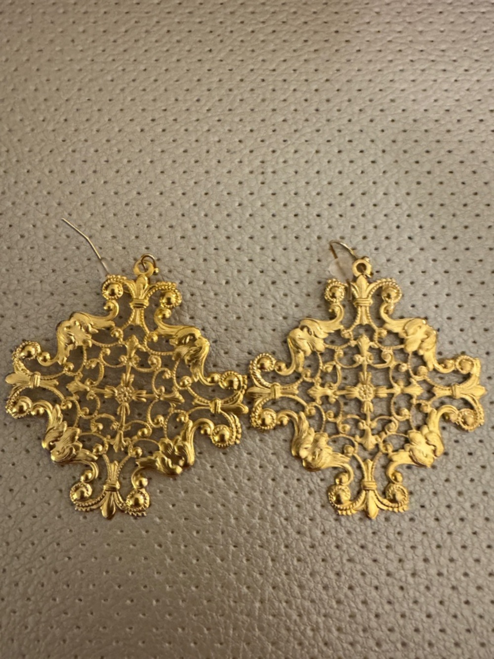 Authentic Susan Shaw  Intricate Filigree Gold-Tone Drop Earrings